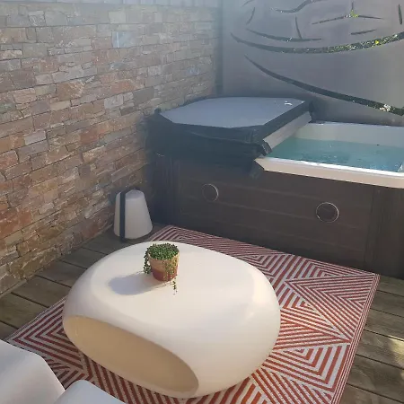 Bed and Breakfast L'essentiel 4*